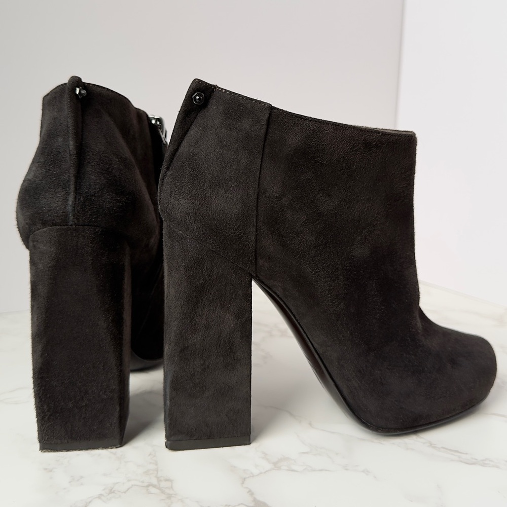 Lanvin Suede Ankle Boots Block Heel Edgy Minimalist Designer Leather Booties US7